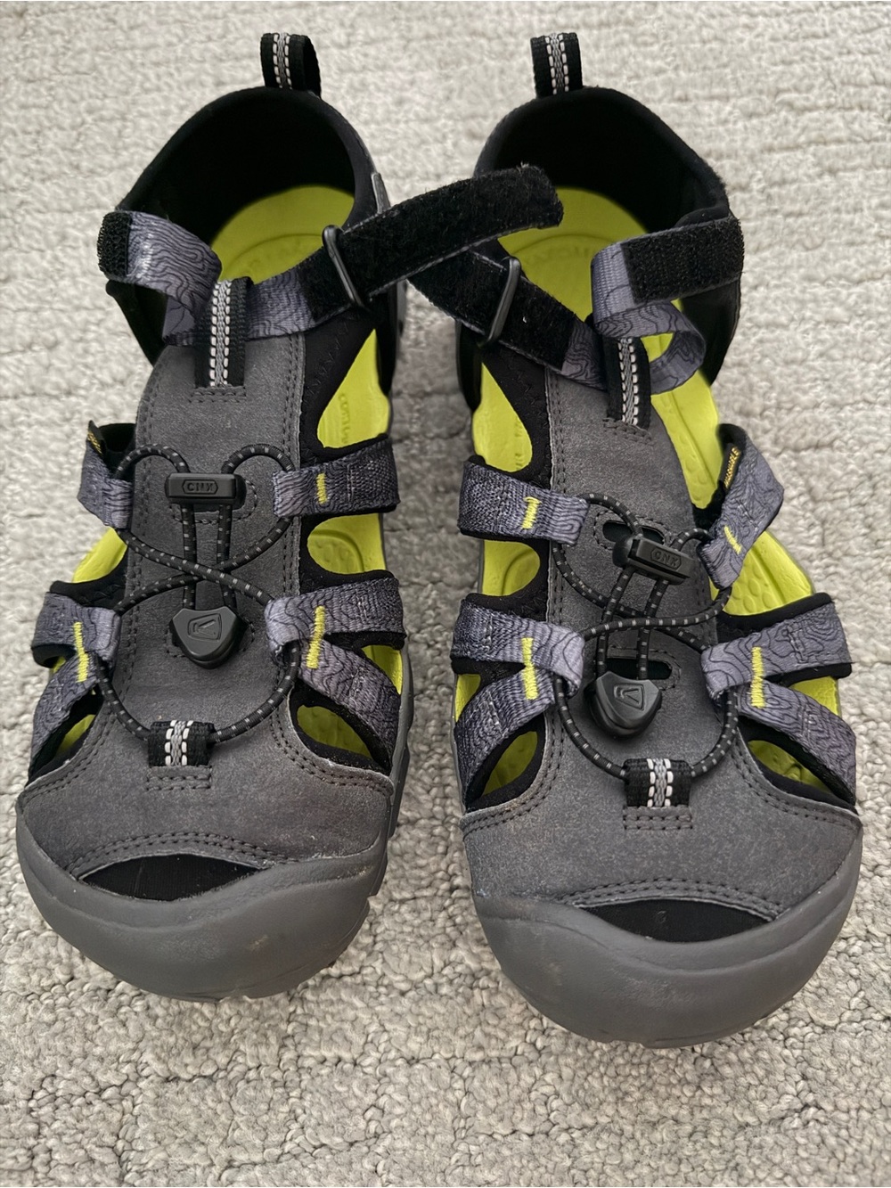 Keen sandals, 6, very good condition